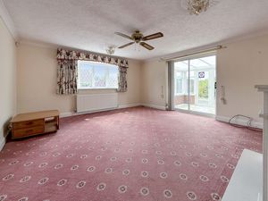 Lounge- click for photo gallery